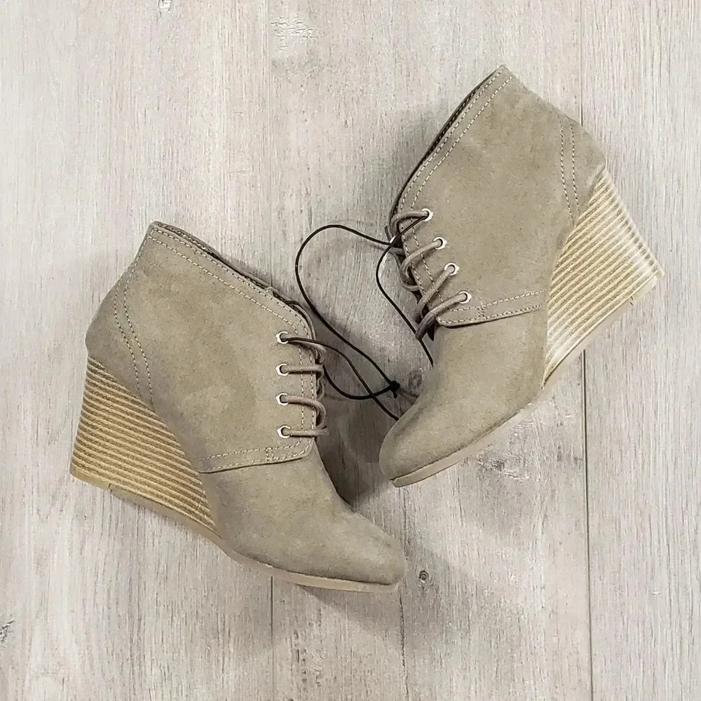 Arizona Jean Co Brown Platform Booties